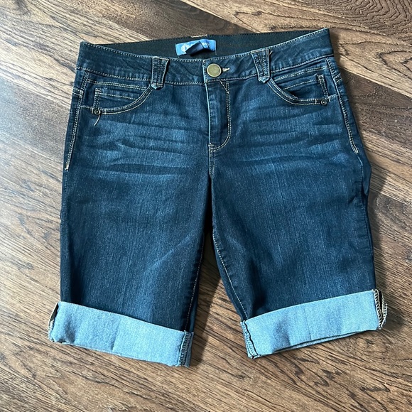 Democracy “Ab” Solution Stretch Denim Shorts - Picture 2 of 12